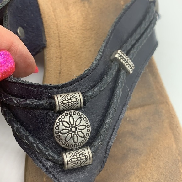 Minnetonka Navy Leather Flip Flop Sandal - Sz 10. FFT0530C - Picture 3 of 7